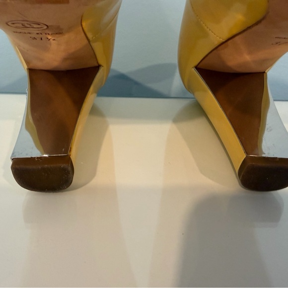 CHANEL Yellow and Silver High Heels - Picture 5 of 9